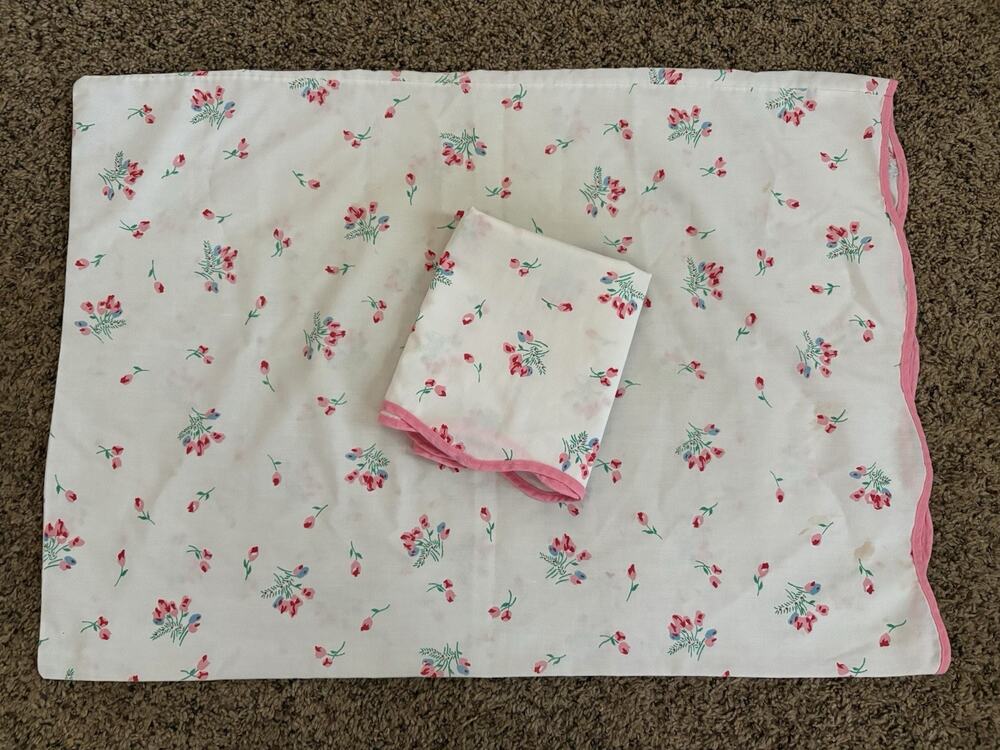 Vintage Pillowcase Set Dan River No Iron Percale Rosebuds Scalloped Pink Trim